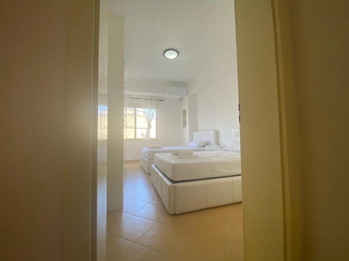 Nicole Apartments Rental ドゥラス エクステリア 写真