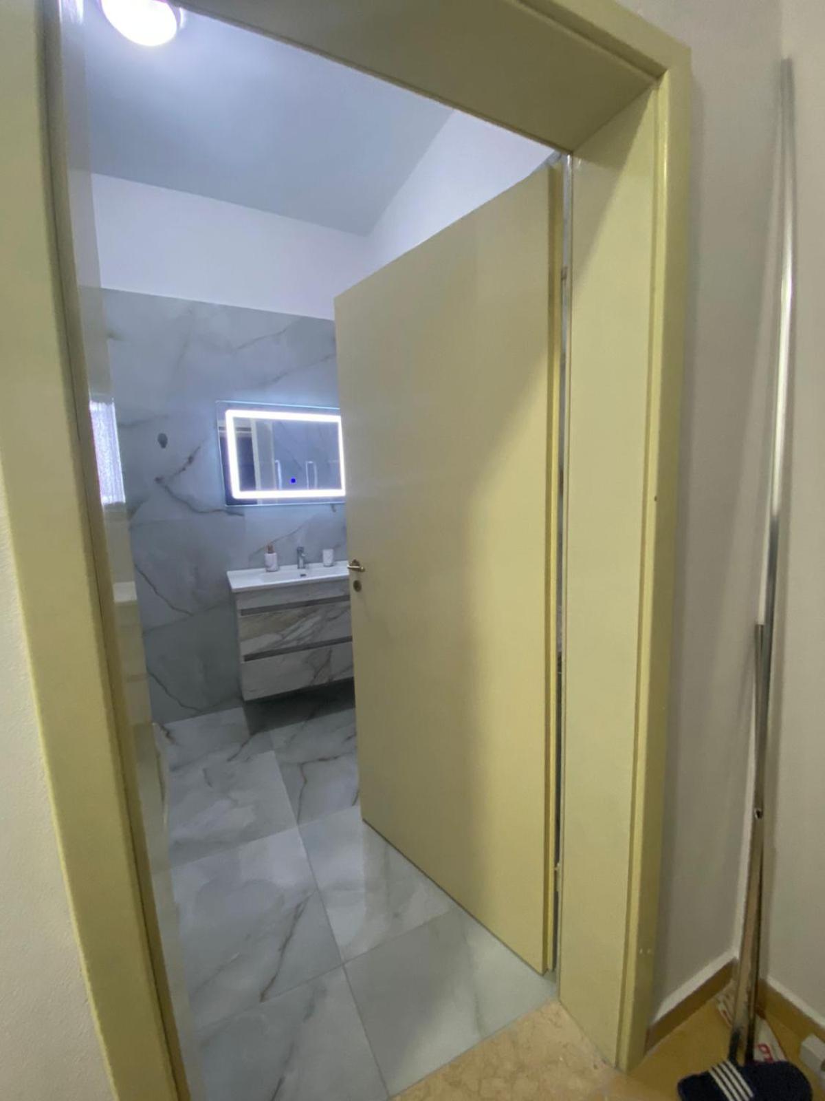 Nicole Apartments Rental ドゥラス エクステリア 写真